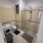 Large Modern With Balcony & Sea View * ドゥラス