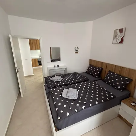 Апартаменты Large Modern With Balcony & Sea View