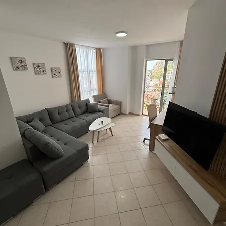 Apartment Large Modern With Balcony & Sea View *