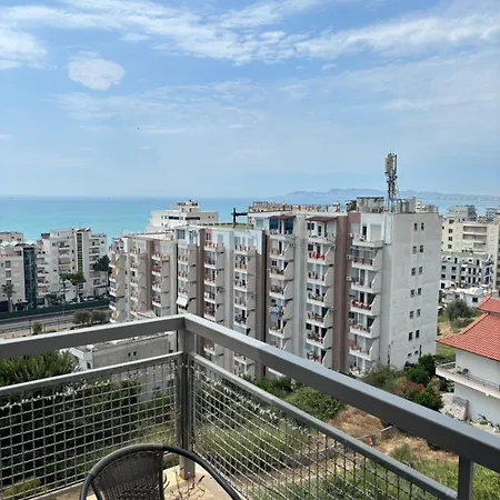 Large Modern With Balcony & Sea View