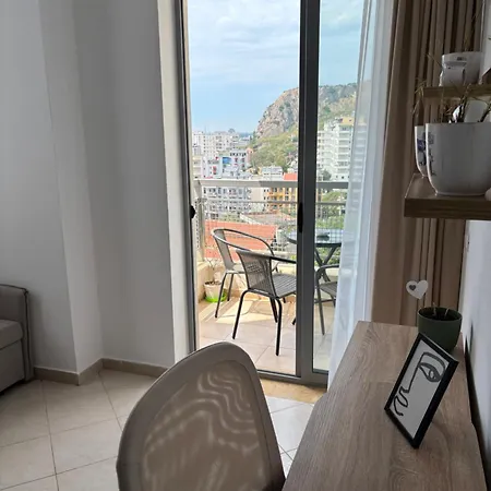 Large Modern With Balcony & Sea View Apartment *